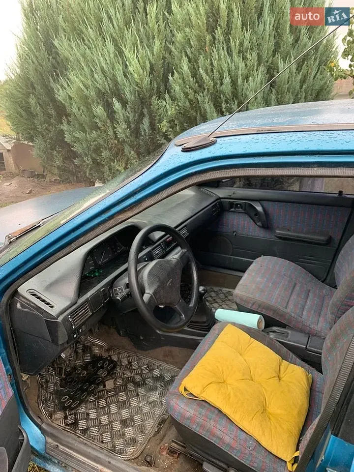 Mazda 323 1992 photo 4