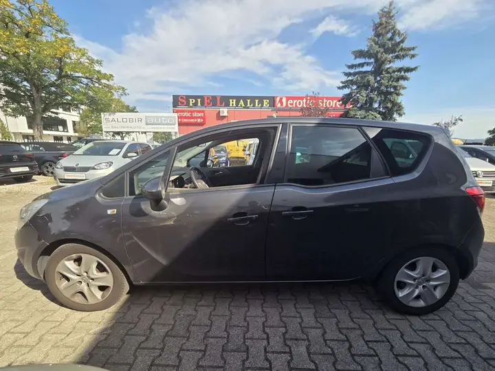 Opel Meriva 2011 photo 2