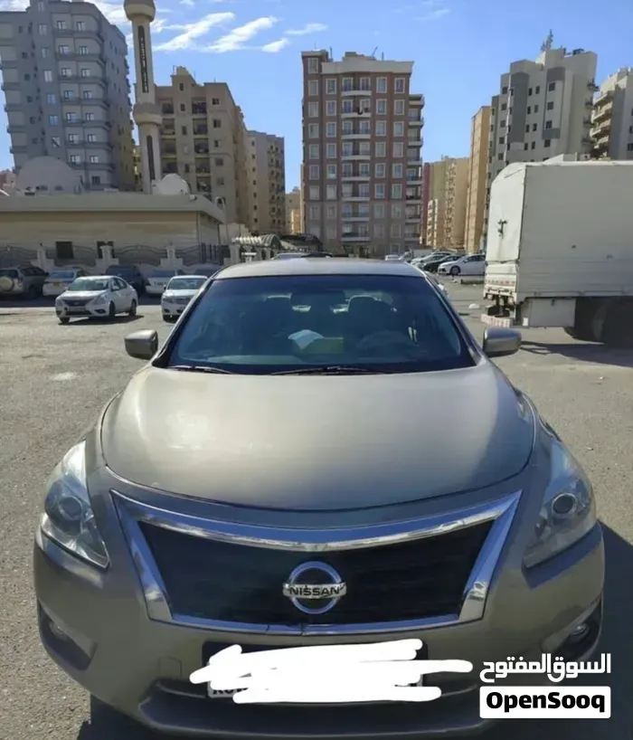 Nissan Altima 2014 photo 2