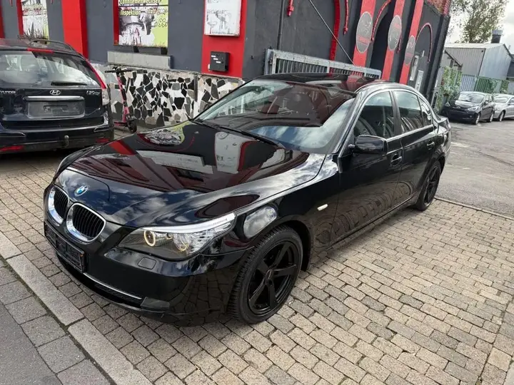 BMW 520I