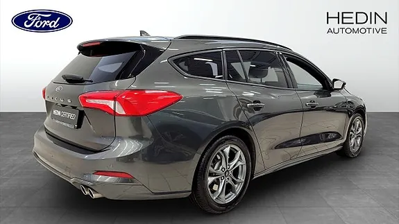 Ford Focus 2022 photo 2