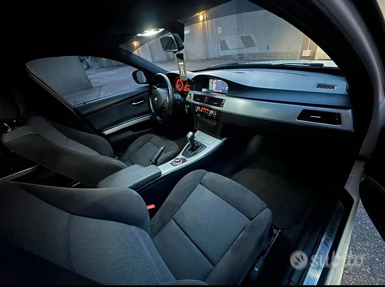 BMW 320D 2010 photo 3