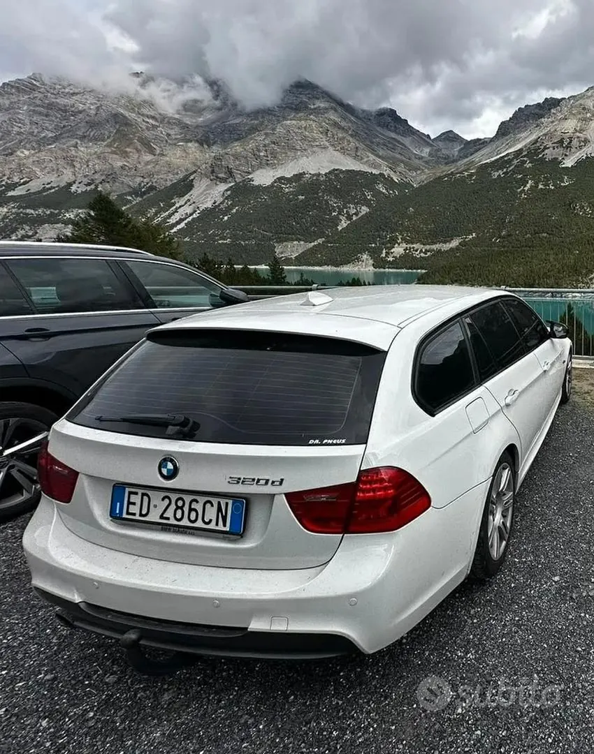 BMW 320D 2010 photo 2