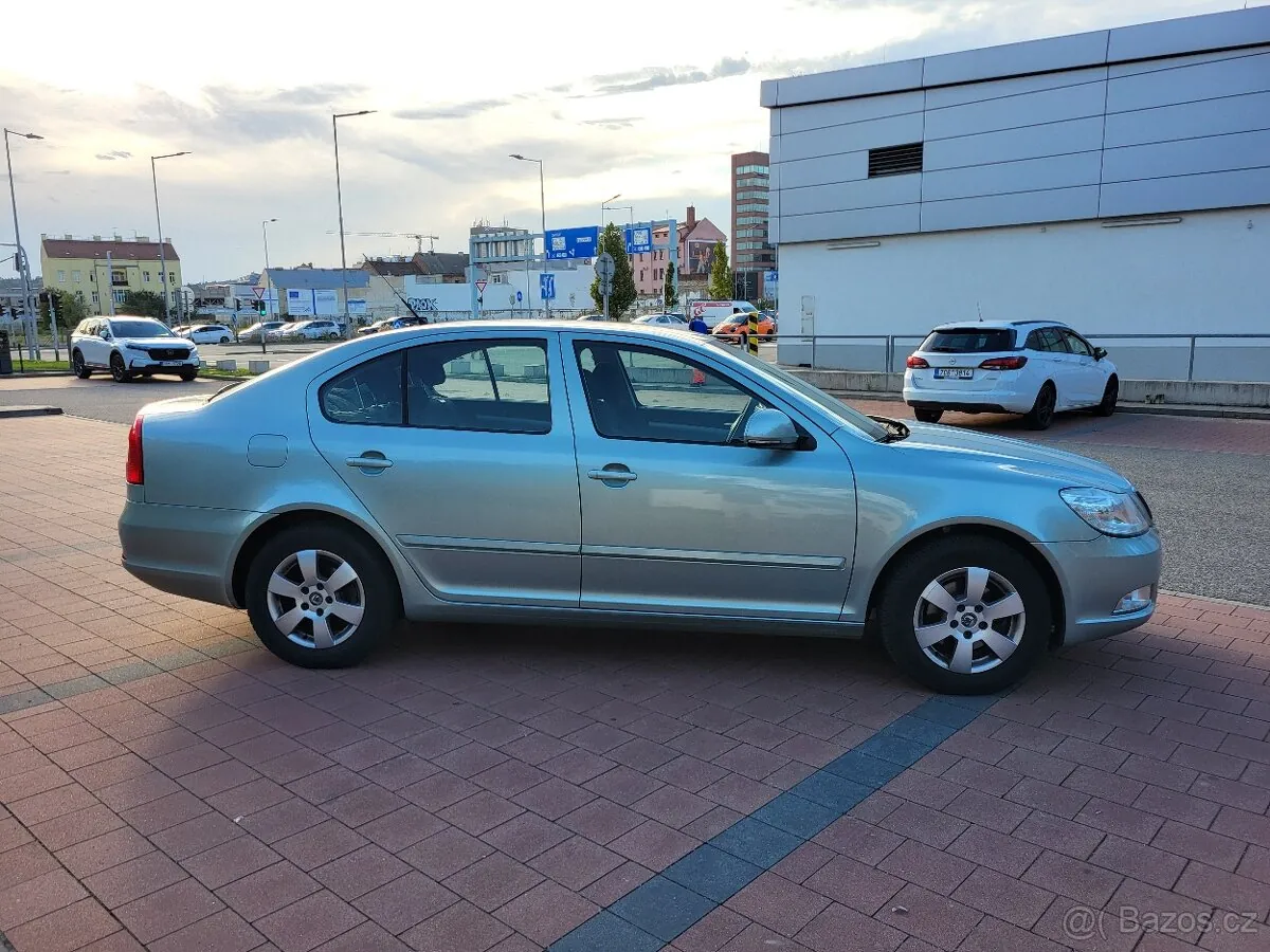 Skoda Octavia 2009 photo 4