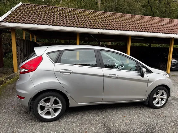 Ford Fiesta 2011 photo 3