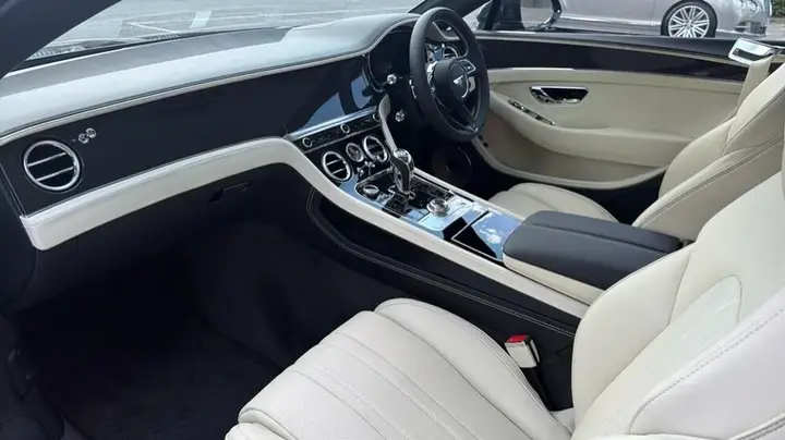 Bentley Continental photo 2