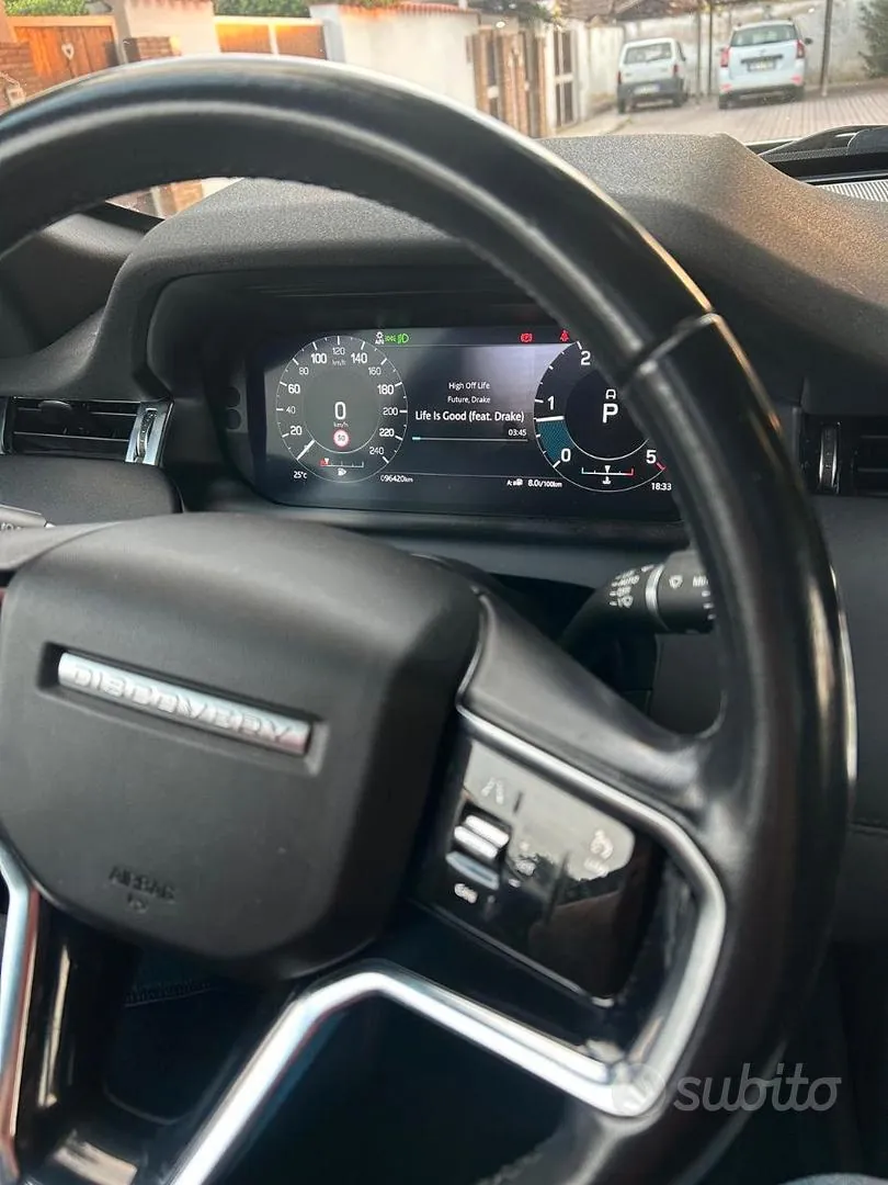 Land Rover Discovery Sport 2021 photo 3