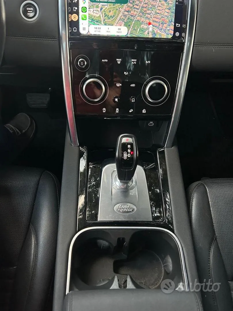 Land Rover Discovery Sport 2021 photo 4