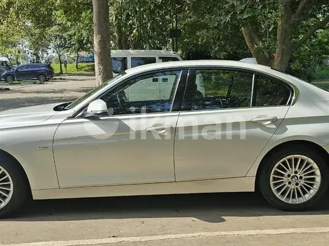 BMW 318I 2017 photo 3