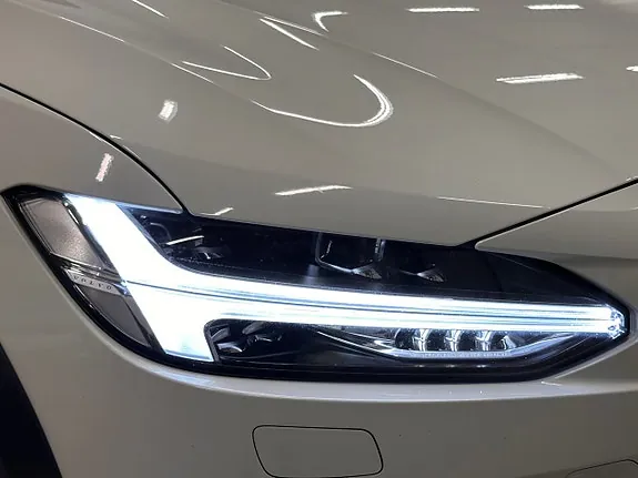 Volvo V90 Cross Country 2017 photo 2