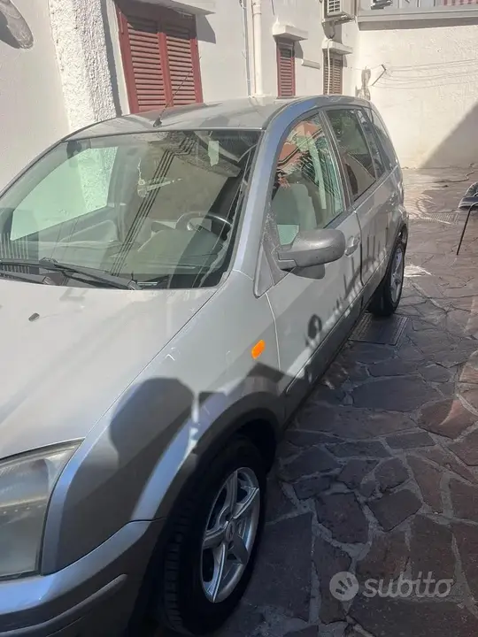 Ford Fusion 2006 photo 2