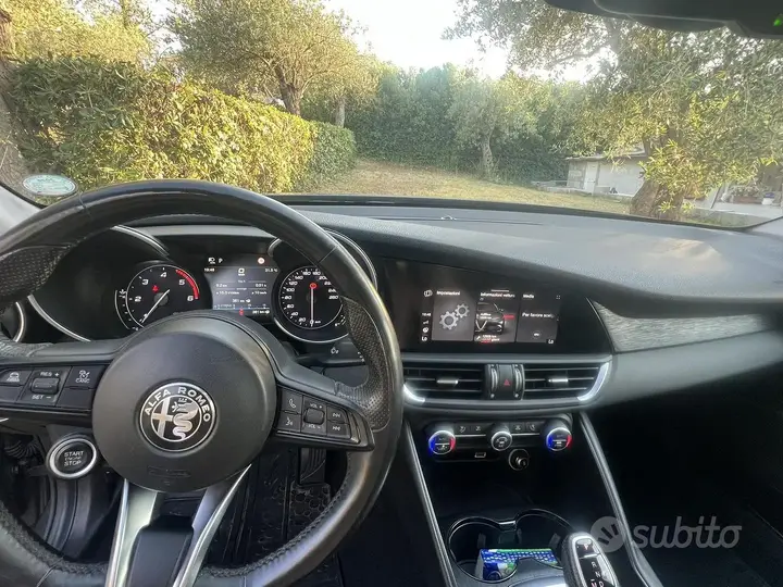 Alfa Romeo Giulia 2020 photo 5
