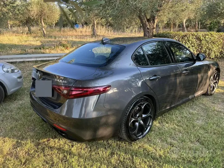Alfa Romeo Giulia 2020 photo 2