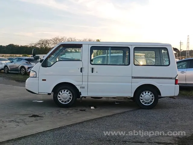 Mazda Bongo 2016 photo 4