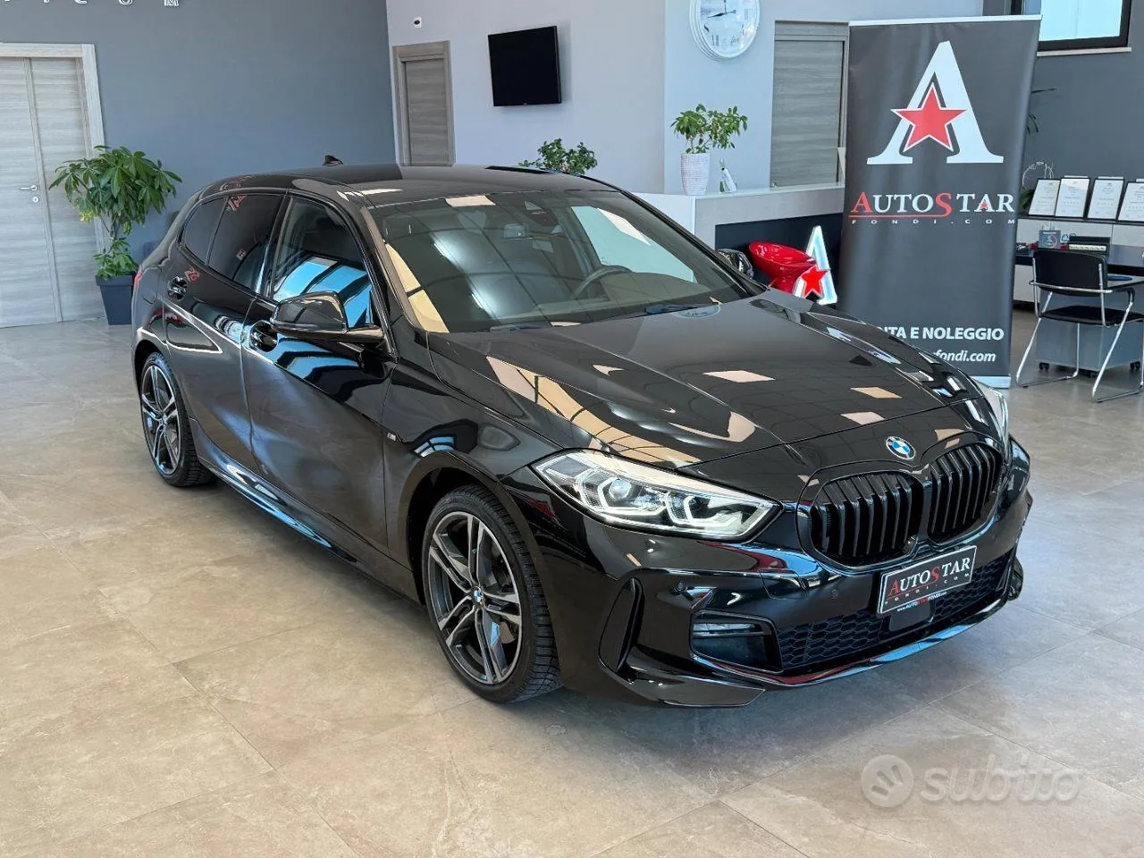 BMW 1 Series 2023 photo 2