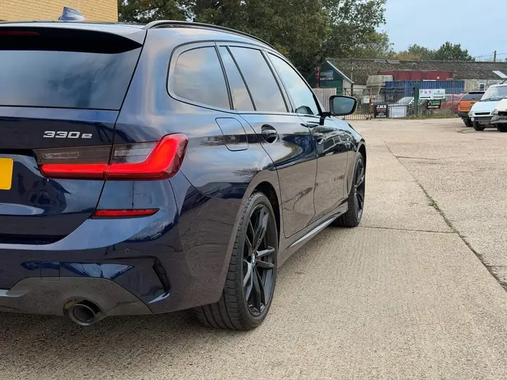 BMW 3 Series 2021 photo 5