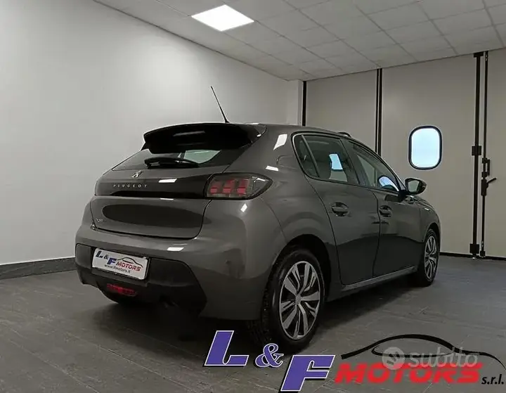 Peugeot 208 2019 photo 5