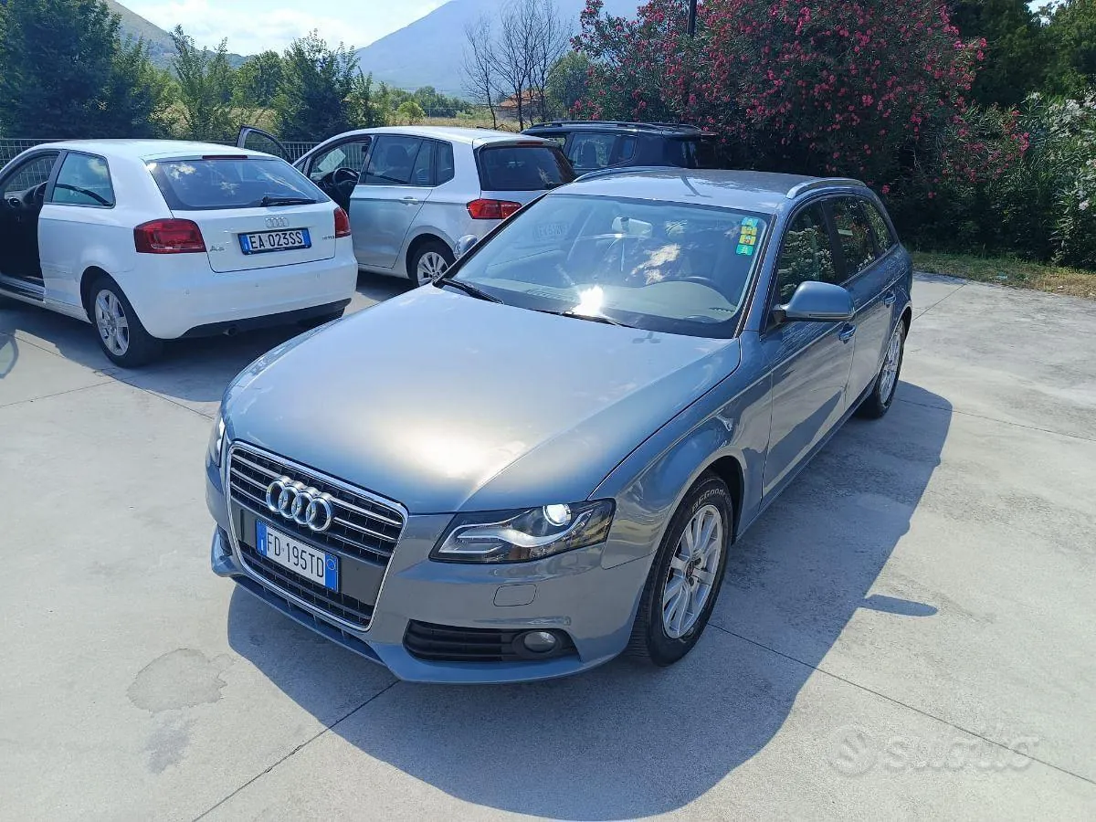 Audi A4 2009 photo 2