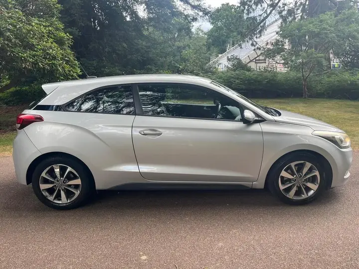 Hyundai I20 2018 photo 2