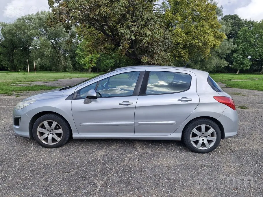 Peugeot 308 2011 photo 2