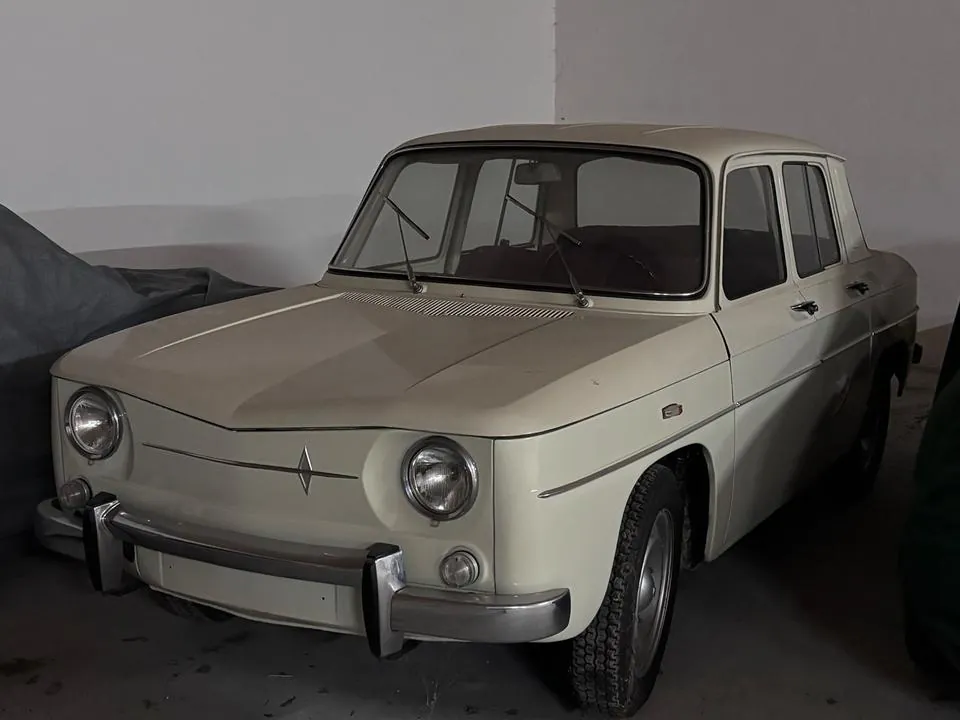 Renault 8