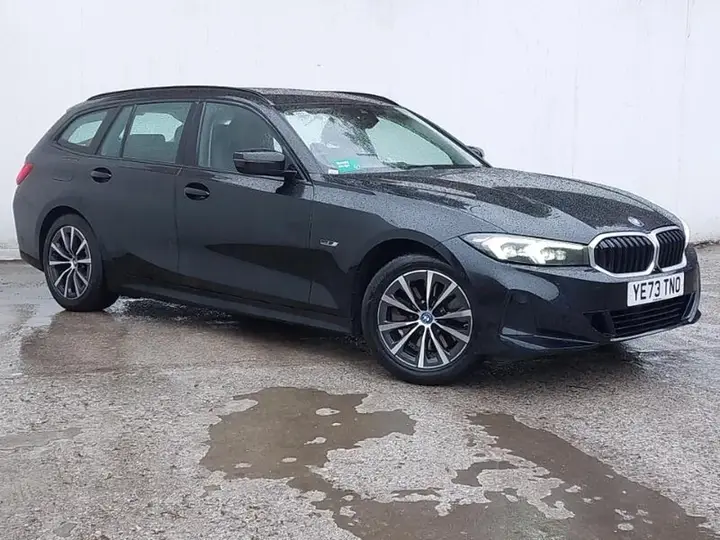 BMW 3 Series 2023 photo 5