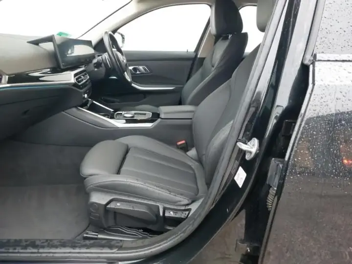 BMW 3 Series 2023 photo 4