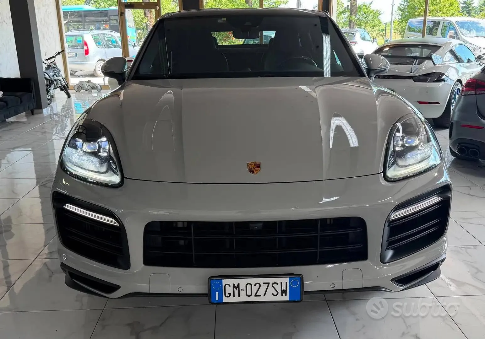 Porsche Cayenne 2023 photo 2