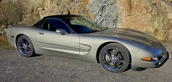 Chevrolet Corvette 1998 photo 4