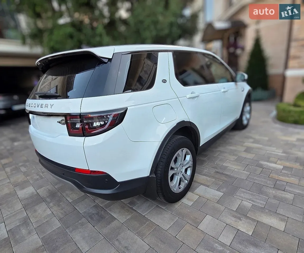 Land Rover Discovery Sport 2021 photo 2