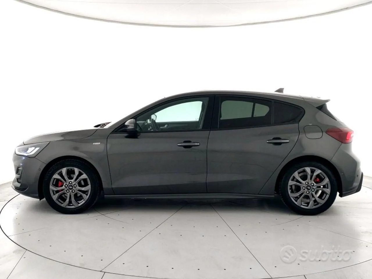 Ford Focus 2022 photo 2