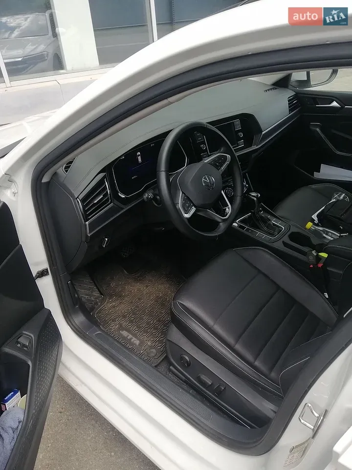 Volkswagen Jetta 2024 photo 4