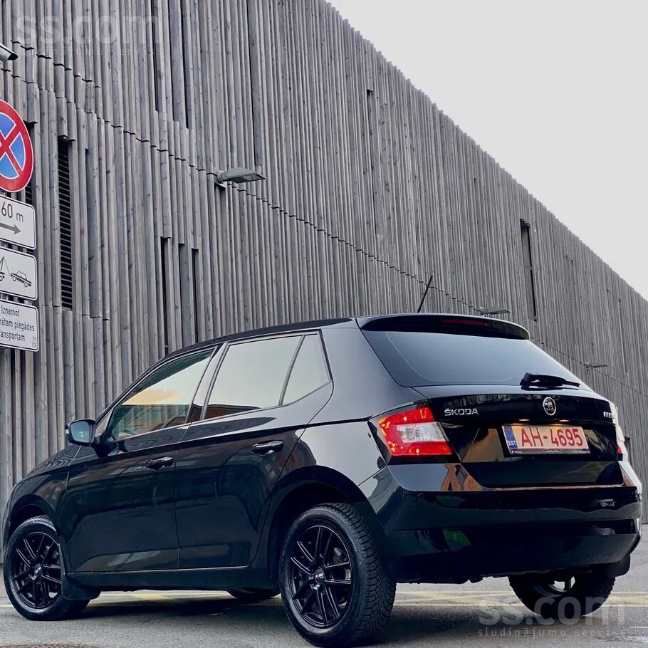 Skoda Fabia 2015 photo 5