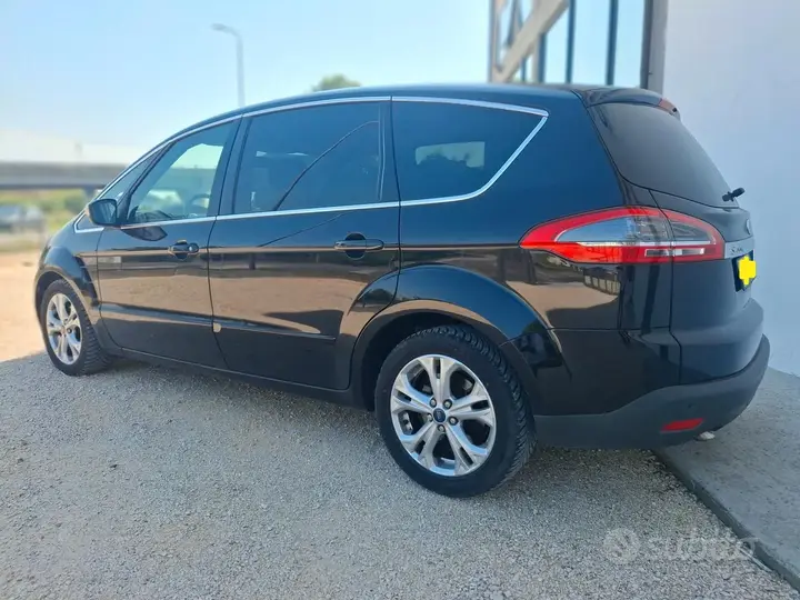 Ford S-Max 2012 photo 4