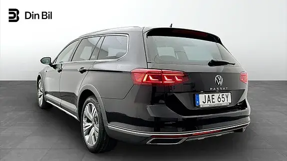 Volkswagen Passat Alltrack 2023 photo 3
