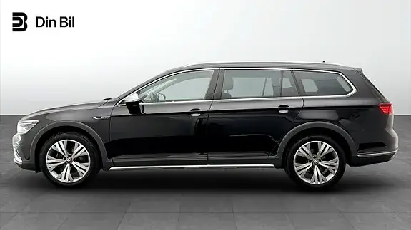 Volkswagen Passat Alltrack 2023 photo 2