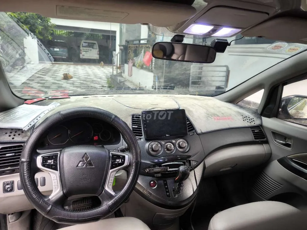 Mitsubishi Grandis 2007 photo 5