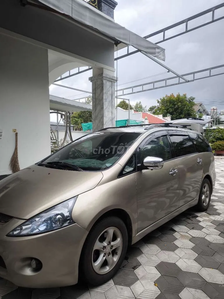 Mitsubishi Grandis 2007 photo 2