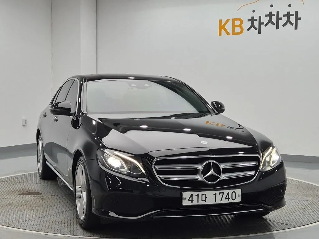 Mercedes-Benz E-Class 2017 photo 4