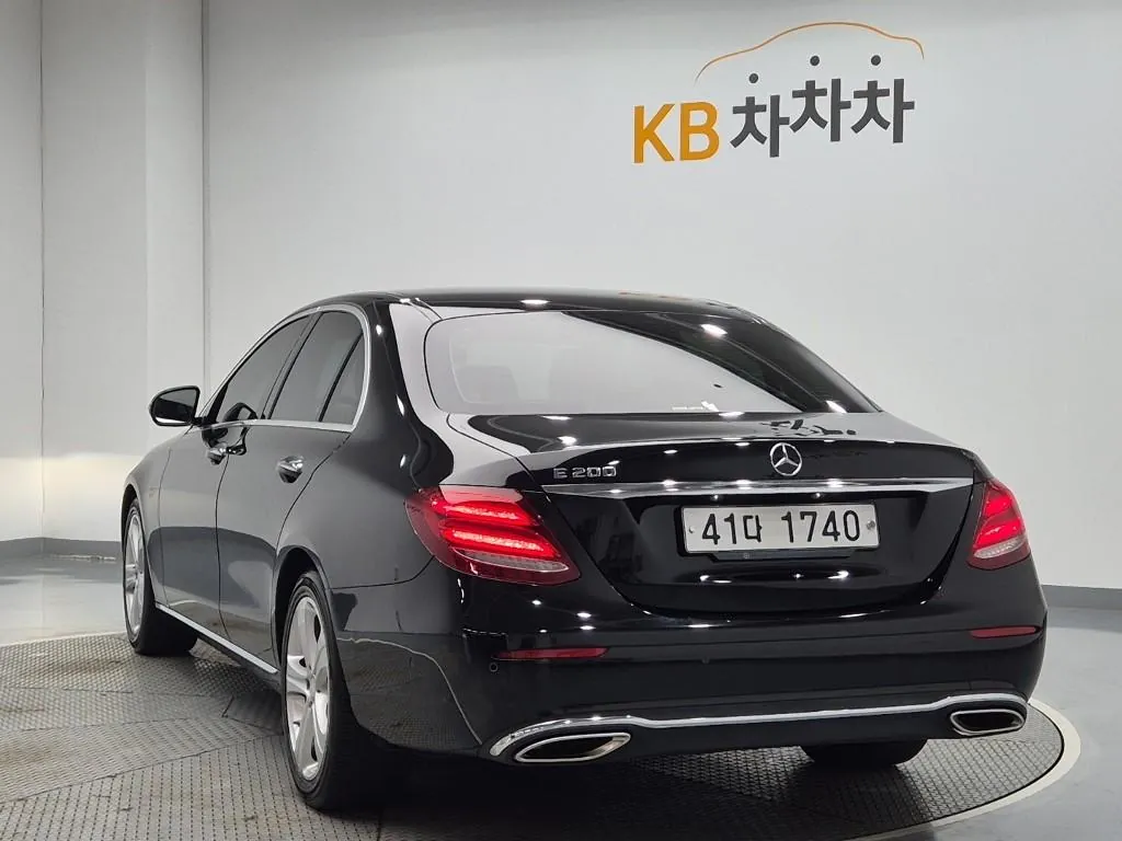 Mercedes-Benz E-Class 2017 photo 2
