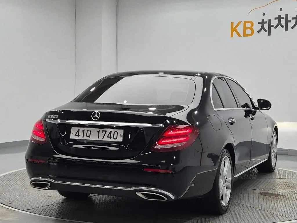 Mercedes-Benz E-Class 2017 photo 3