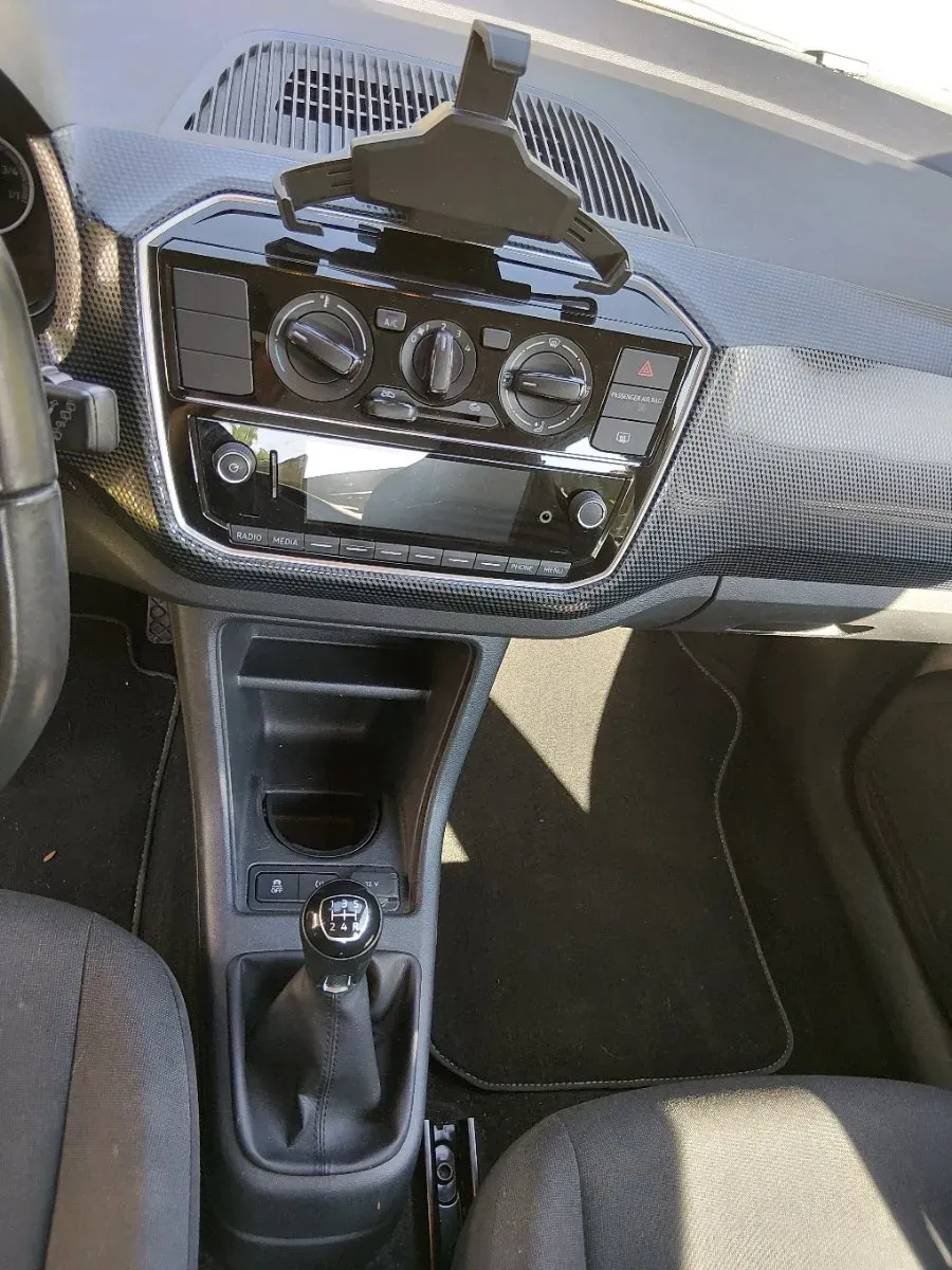 Volkswagen Up 2017 photo 2