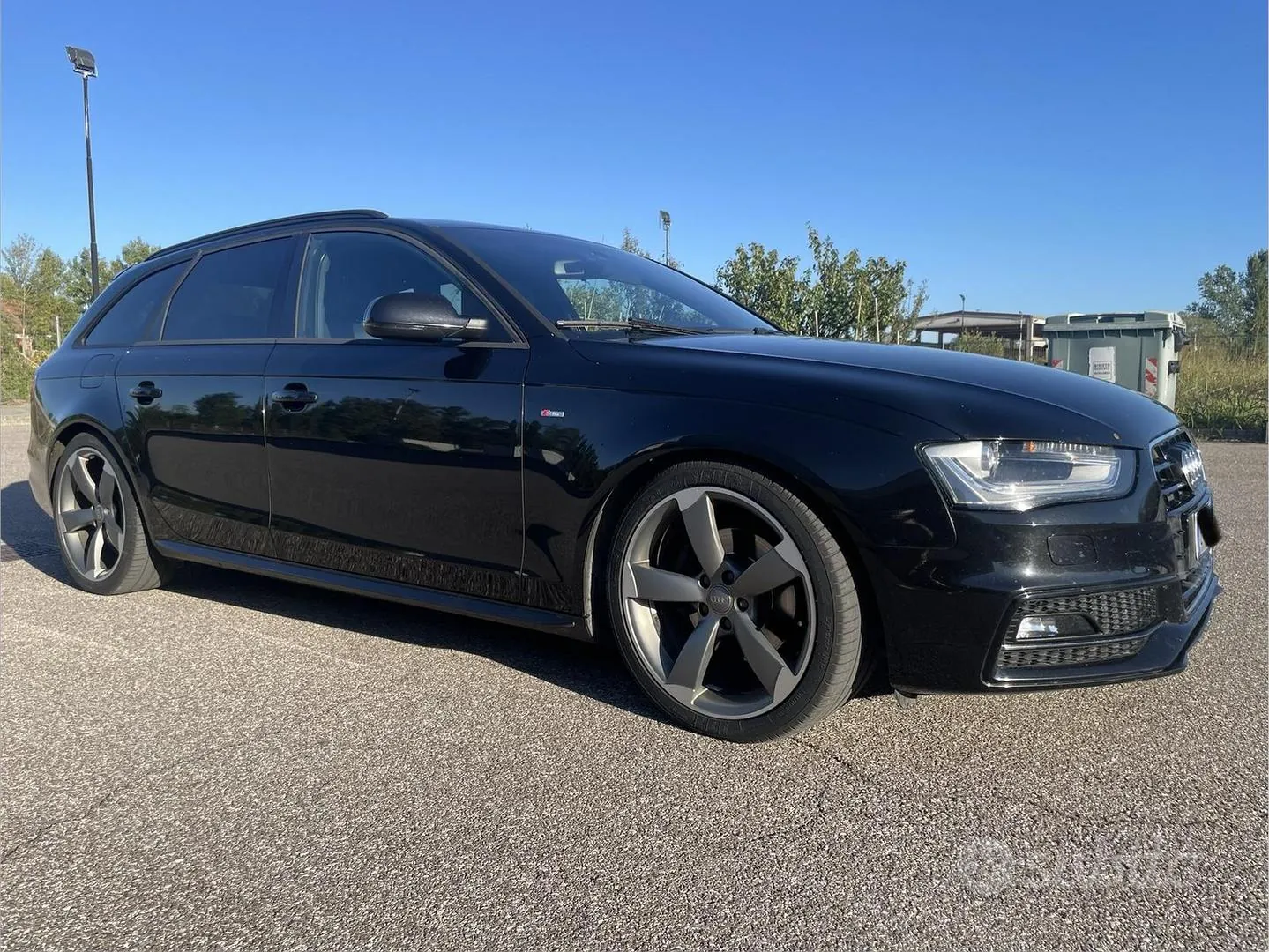 Audi A4 2013 photo 2
