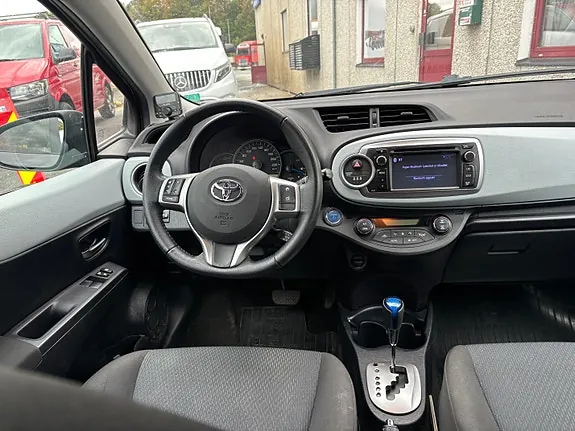 Toyota Yaris 2014 photo 3
