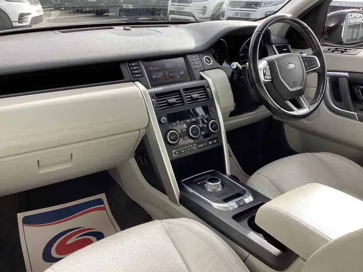 Land Rover Discovery Sport 2015 photo 3