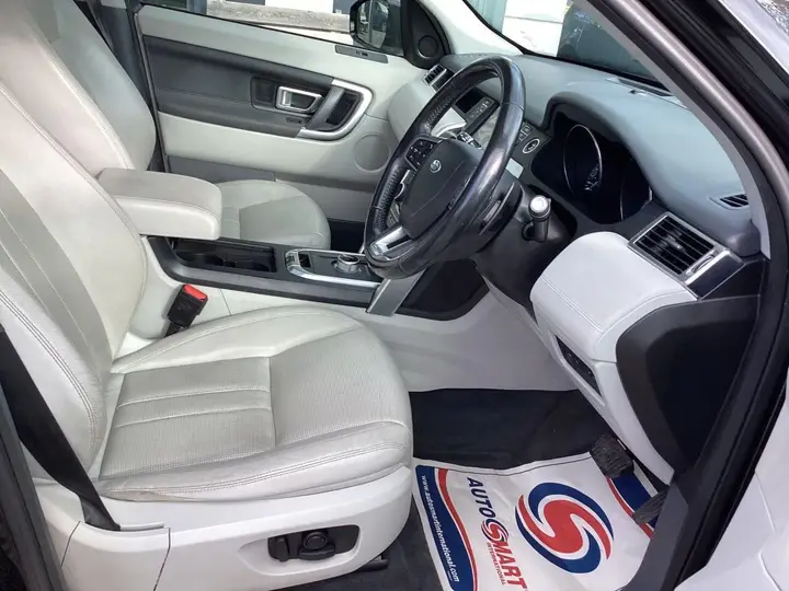 Land Rover Discovery Sport 2015 photo 2