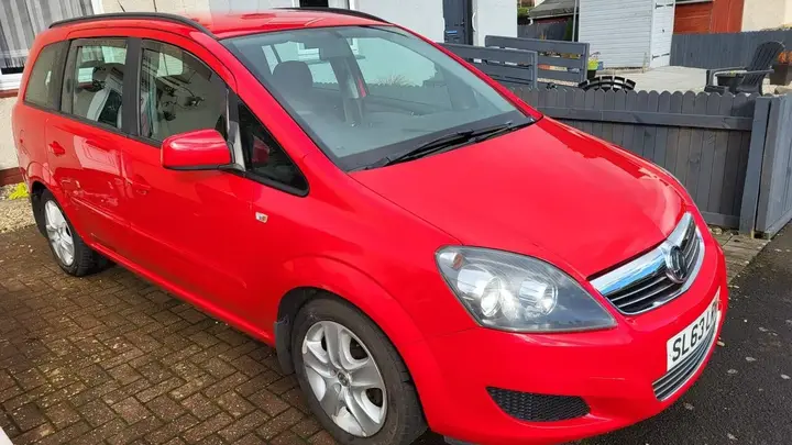 Vauxhall Zafira 2013 photo 2