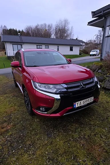 Mitsubishi Outlander 2018 photo 2