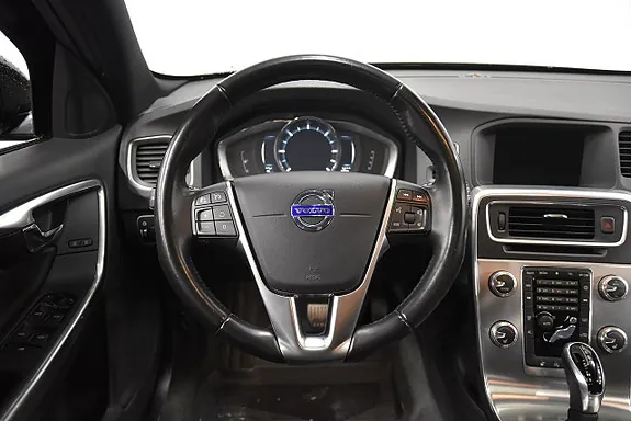 Volvo V60 Cross Country 2017 photo 2