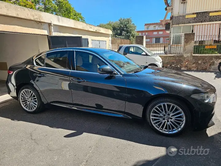 Alfa Romeo Giulia 2018 photo 2